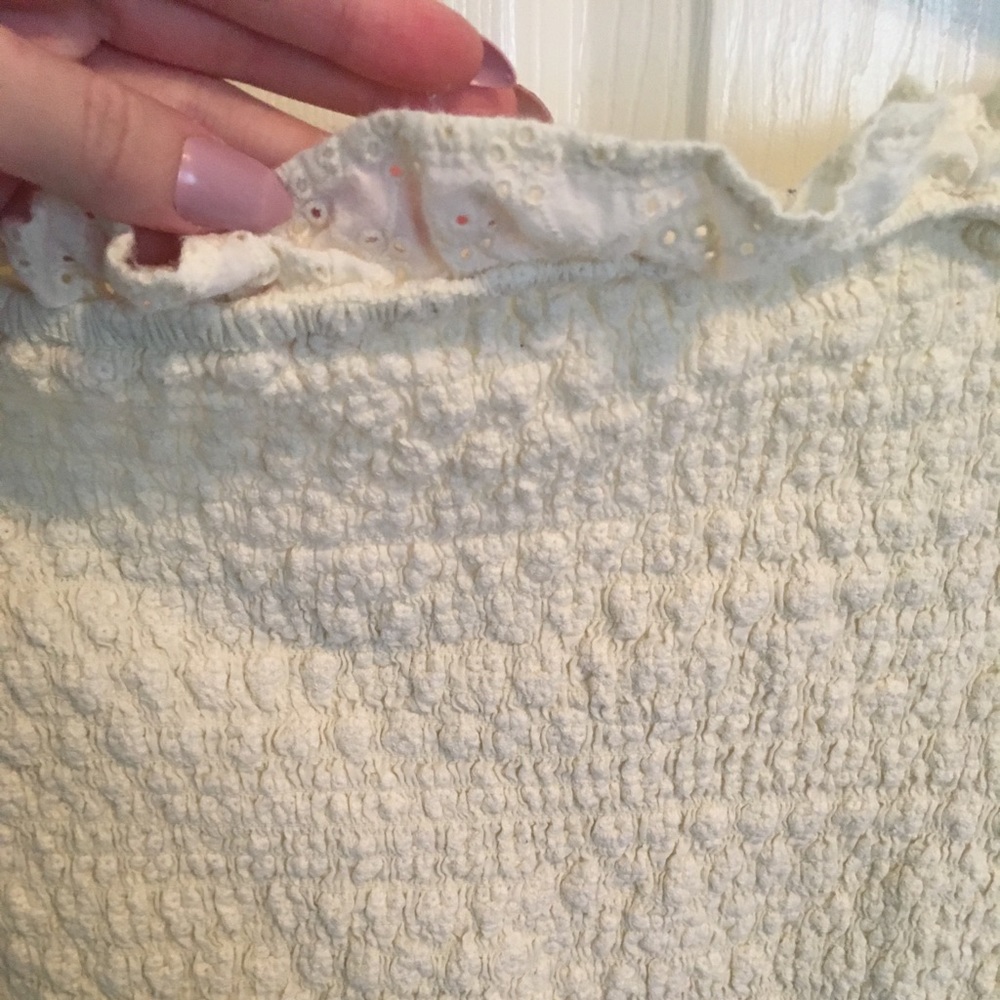 SOLD American Eagle off the shoulder top - Picture 4 of 4